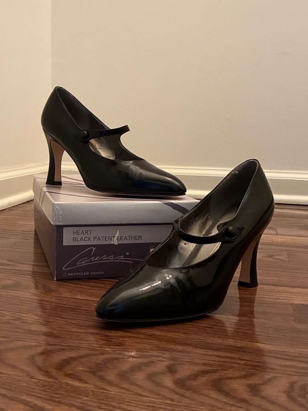 Vintage Caressa Black Patent Leather Mary Janes 3.5” Heel Size 8M